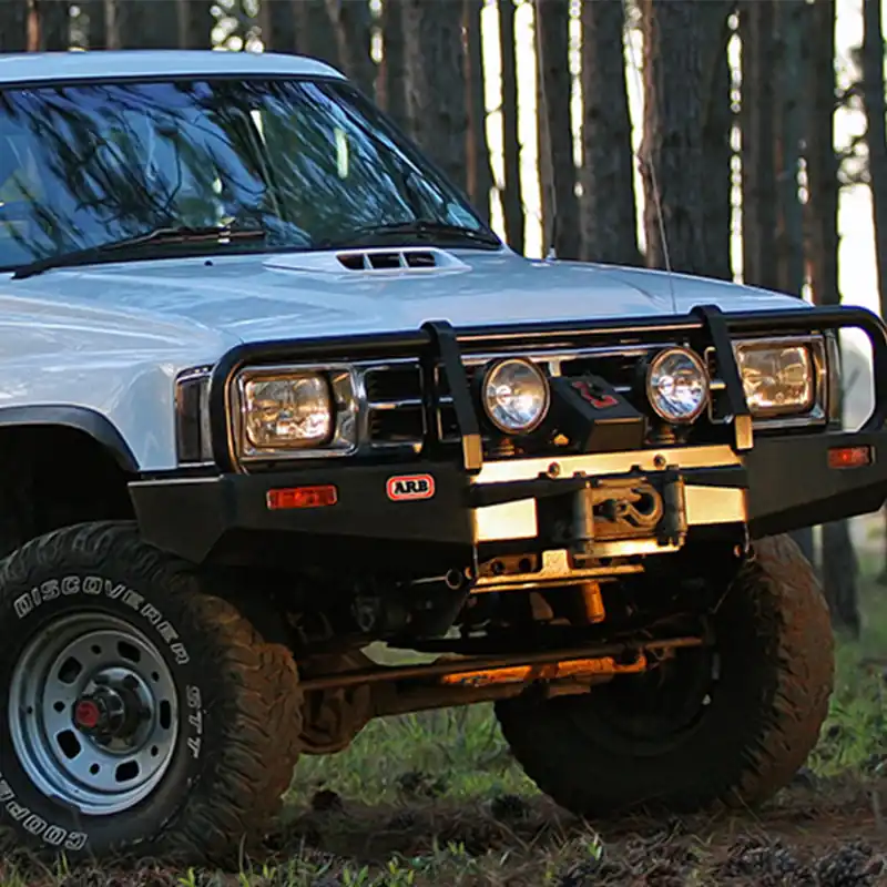 Deluxe Bull Bar 3414090 for Toyota 4Runner (1984-1986) Leaf Spring Model - non-Airbag